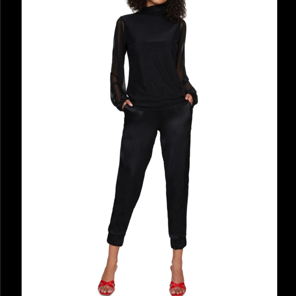 🌼SELLING IN BUNDLE ONLY 🌼Elegant Black Sheer Sleeve Top